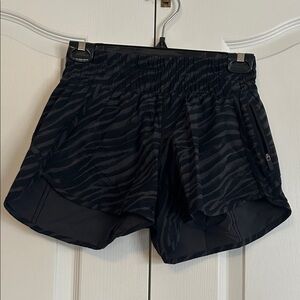Lululemon Black Tracker Tiger Camo Print Women's Shorts